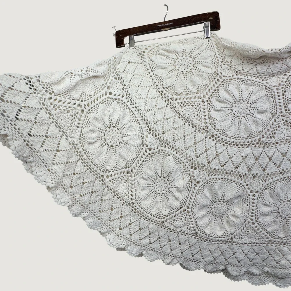 Vintage Crochet Round Tablecloth 68